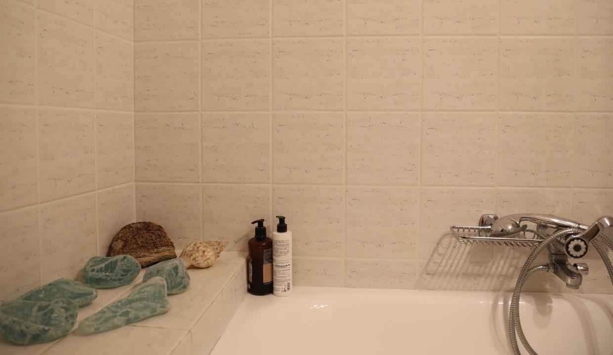 11.Bathroom Detail