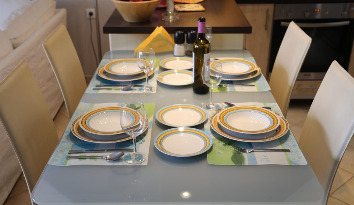 7.1.Kitchen table for 4